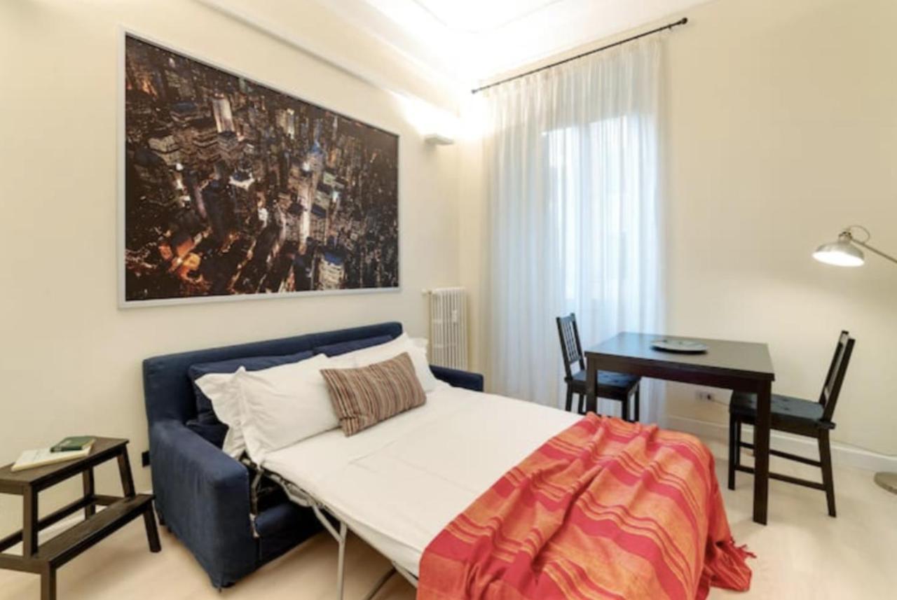 Sunny Flat In Elegant Building Close To Colosseum Roma Exterior foto