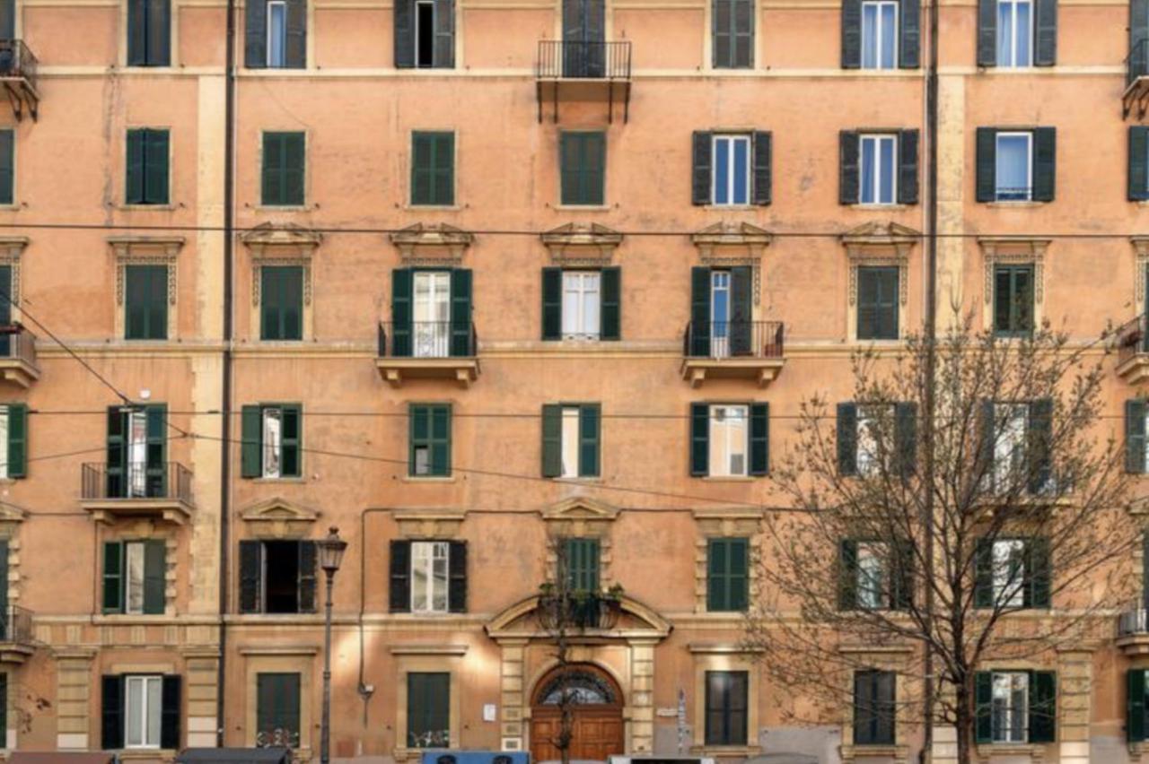 Sunny Flat In Elegant Building Close To Colosseum Roma Exterior foto
