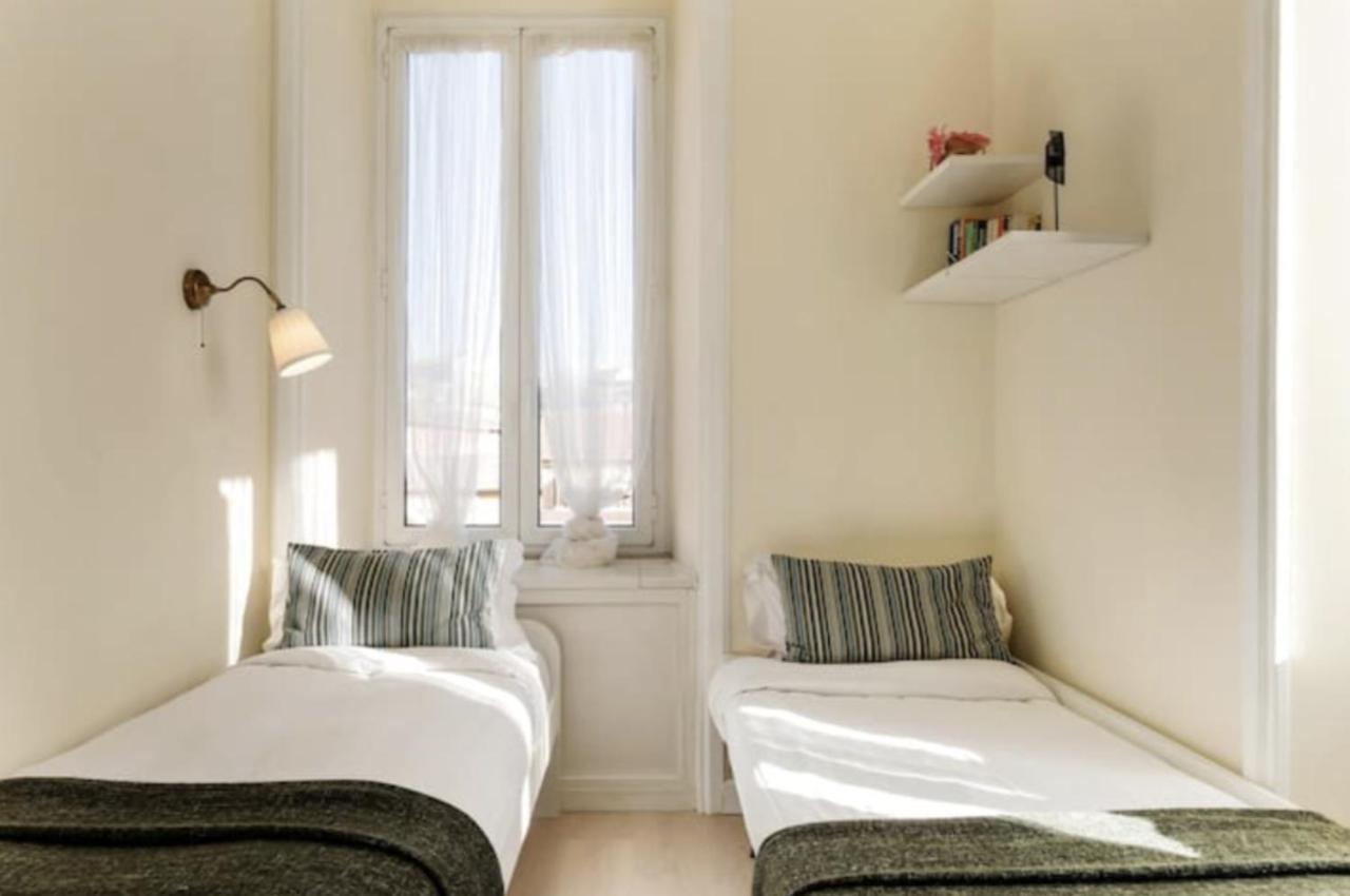 Sunny Flat In Elegant Building Close To Colosseum Roma Exterior foto